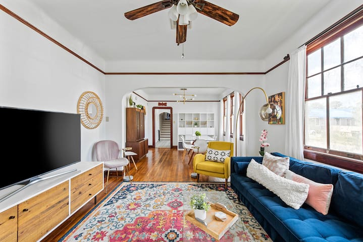 Centrally Located, Easy Parking, Family Friendly