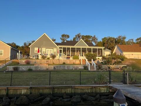 Pelican Watch - Premier Waterfront Home on ICW