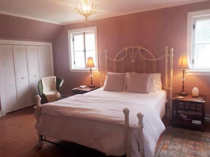 Chambre # 2 - 2 ièmes étage