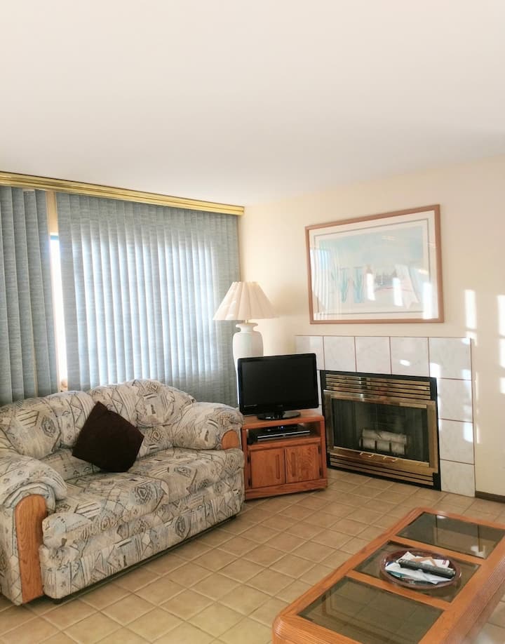 Condo In Laughlin, Nv Near Casino - Laughlin, NV