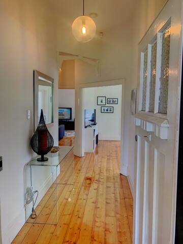 ElwoodPeriodFamily 4bedroomHugeYard+ beach/village gallery image 2