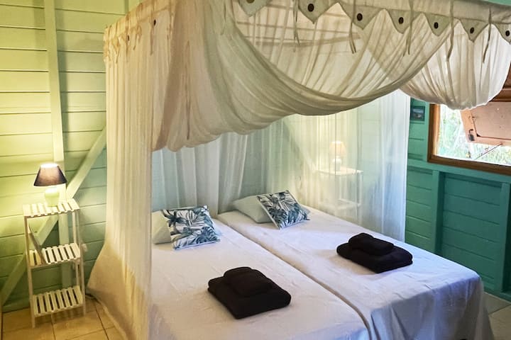 Chambre Caraïbes  2 lits jumeaux de 90 ou Grand lit de 180