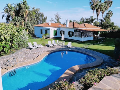 Beautiful secluded villa/farmhouse.Private pool.