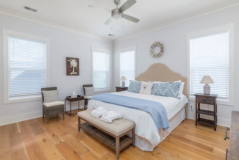 Old Town Bluffton Home + FREE Golf Cart Included