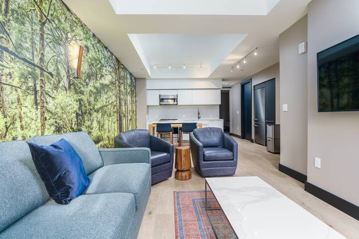 Modern & Luxe Flat on Trendy Tennyson Street gallery image 2