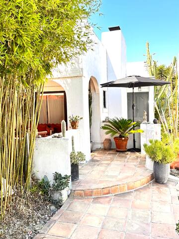 Spanish Oasis in Silver Lake