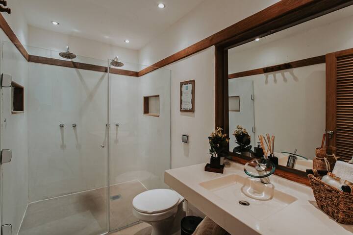 Bright Penthouse 30 seconds away from Posto 9 gallery image 3