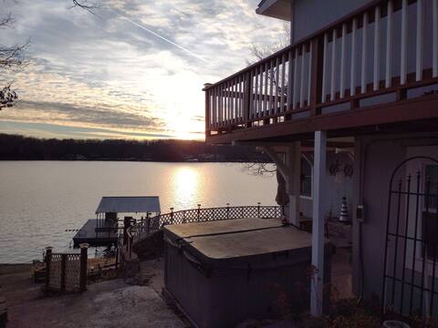 Serenity Now: Family-Friendly 3bdr Lake House
