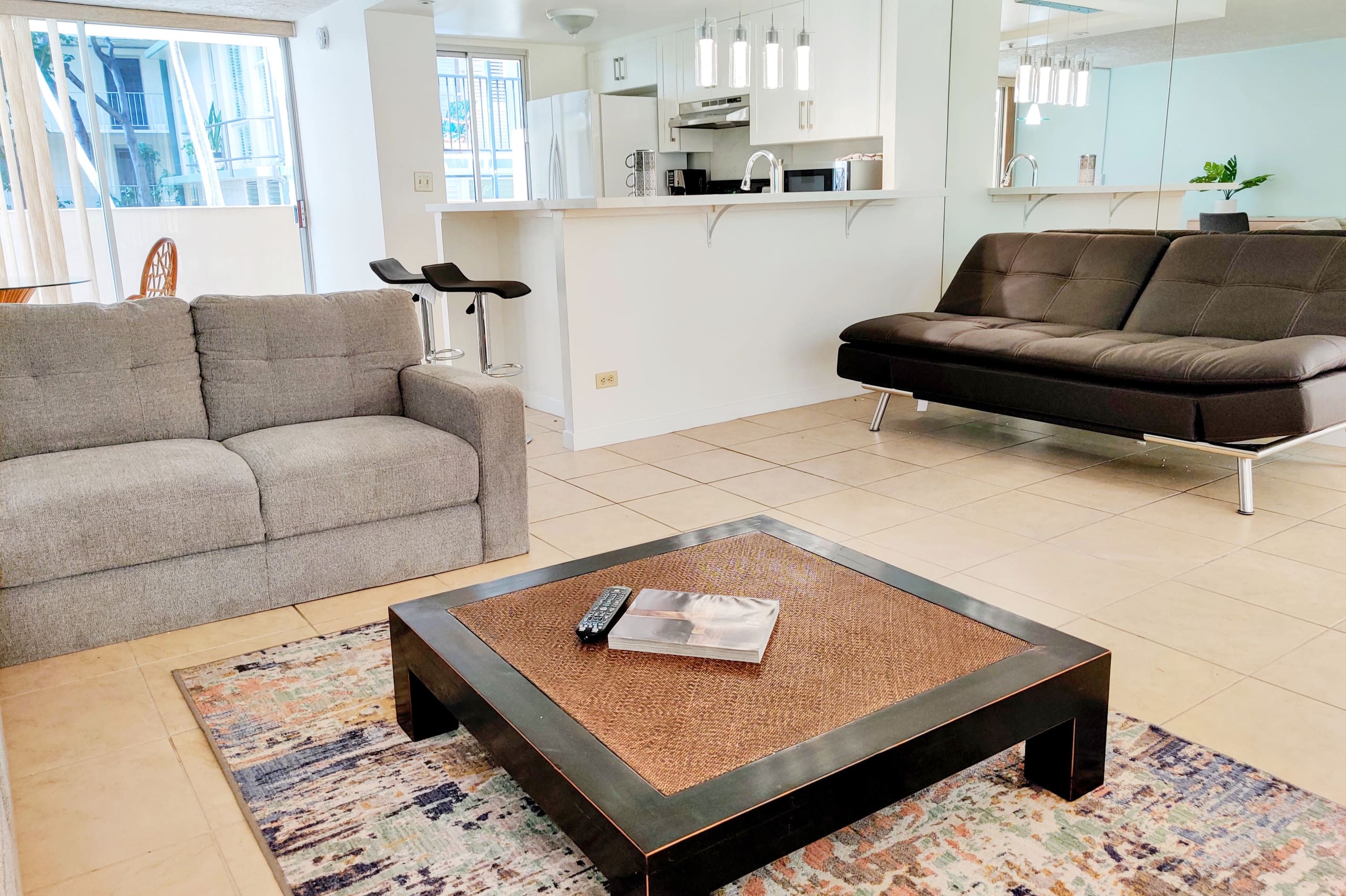 Condo in Honolulu · ★4.72 · 1 bedroom · 3 beds · 1 private bath - Image 6