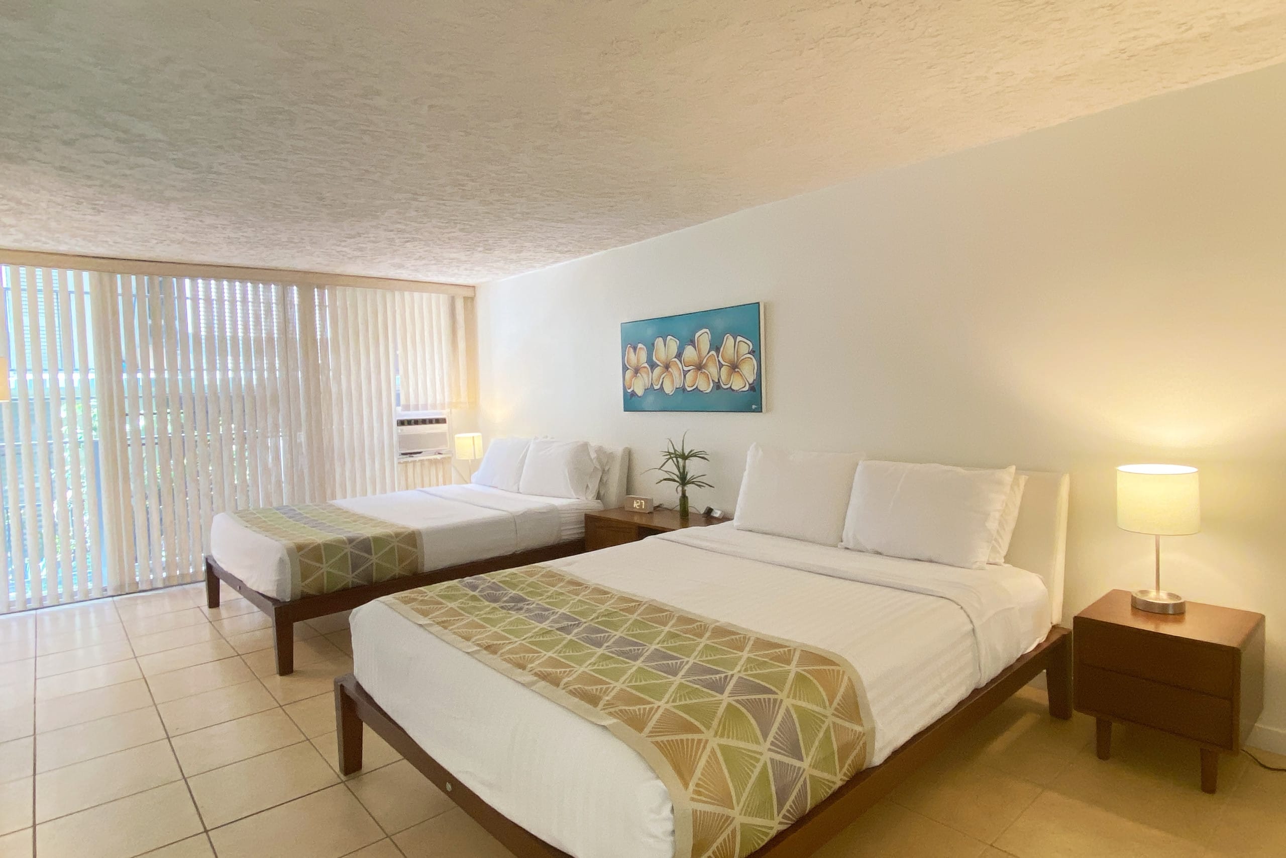 Condo in Honolulu · ★4.72 · 1 bedroom · 3 beds · 1 private bath - Image 16