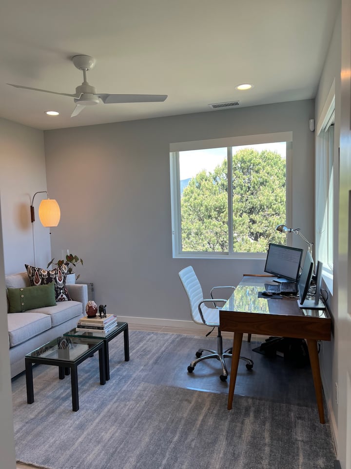 办公室/带套内卫生间/淋浴间的第3间卧室