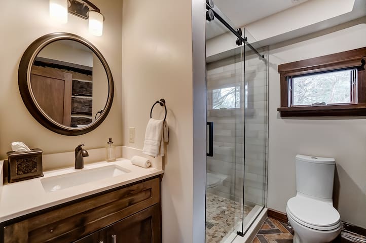 The Frog Cabin gallery image 4