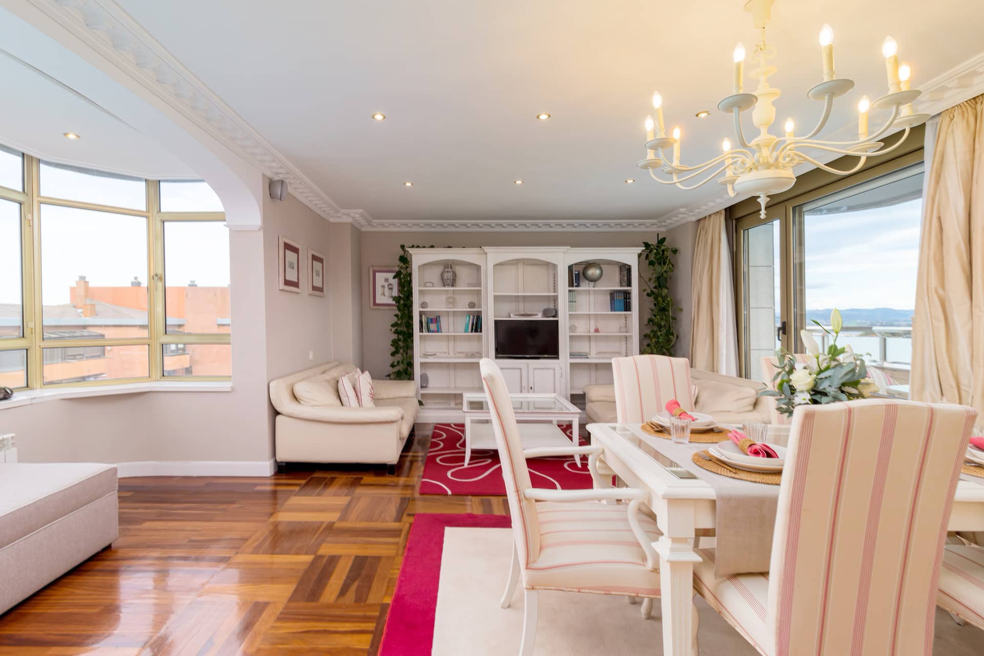 Beautiful apartment on Sardinero Beach. Free parking
