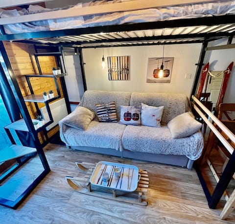 Successful Airbnb property: 🎿Cocooning Coco Studio ⛷at the foot of the slopes in Chamrousse