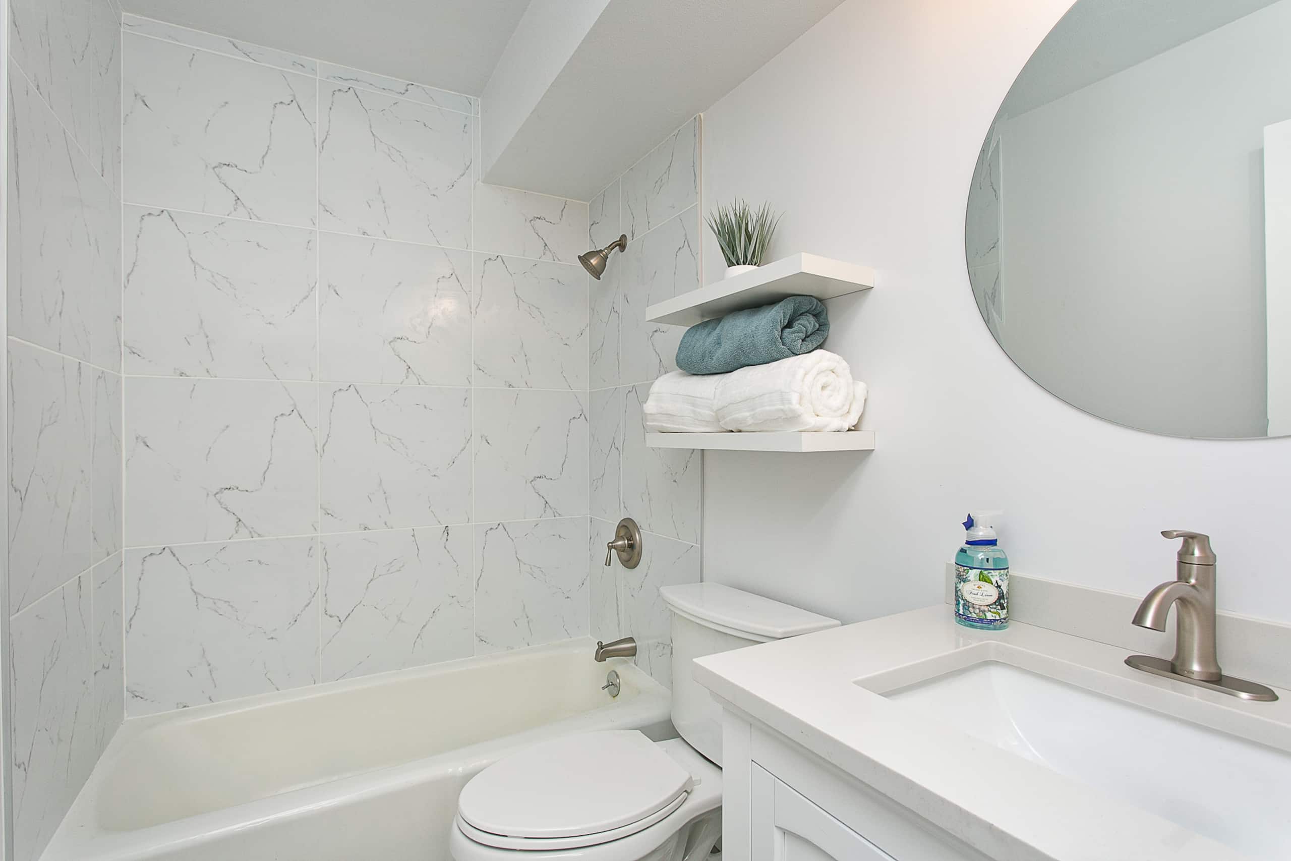 Waikiki Marina Condo - Image 7