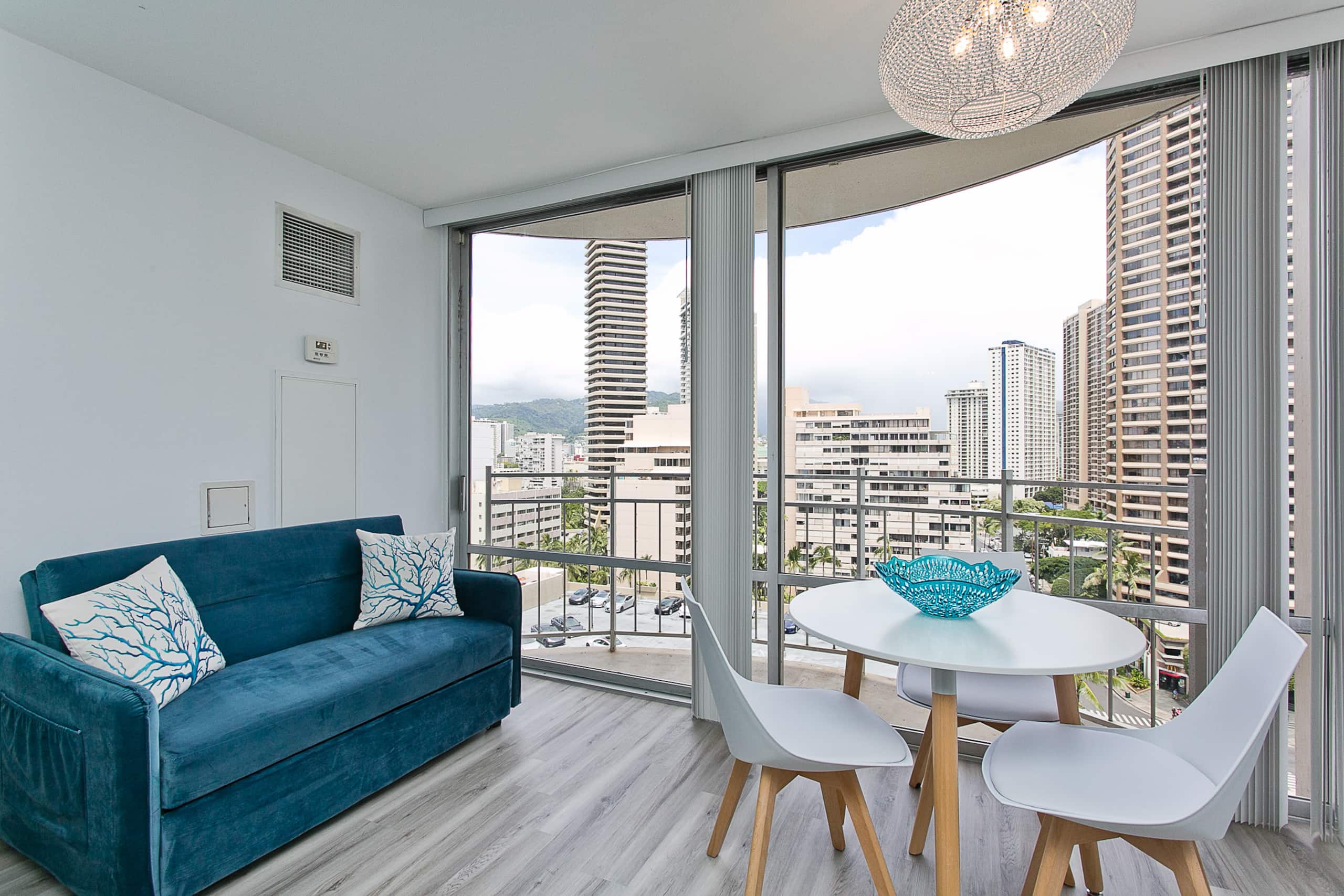 Waikiki Marina Condo - Image 1