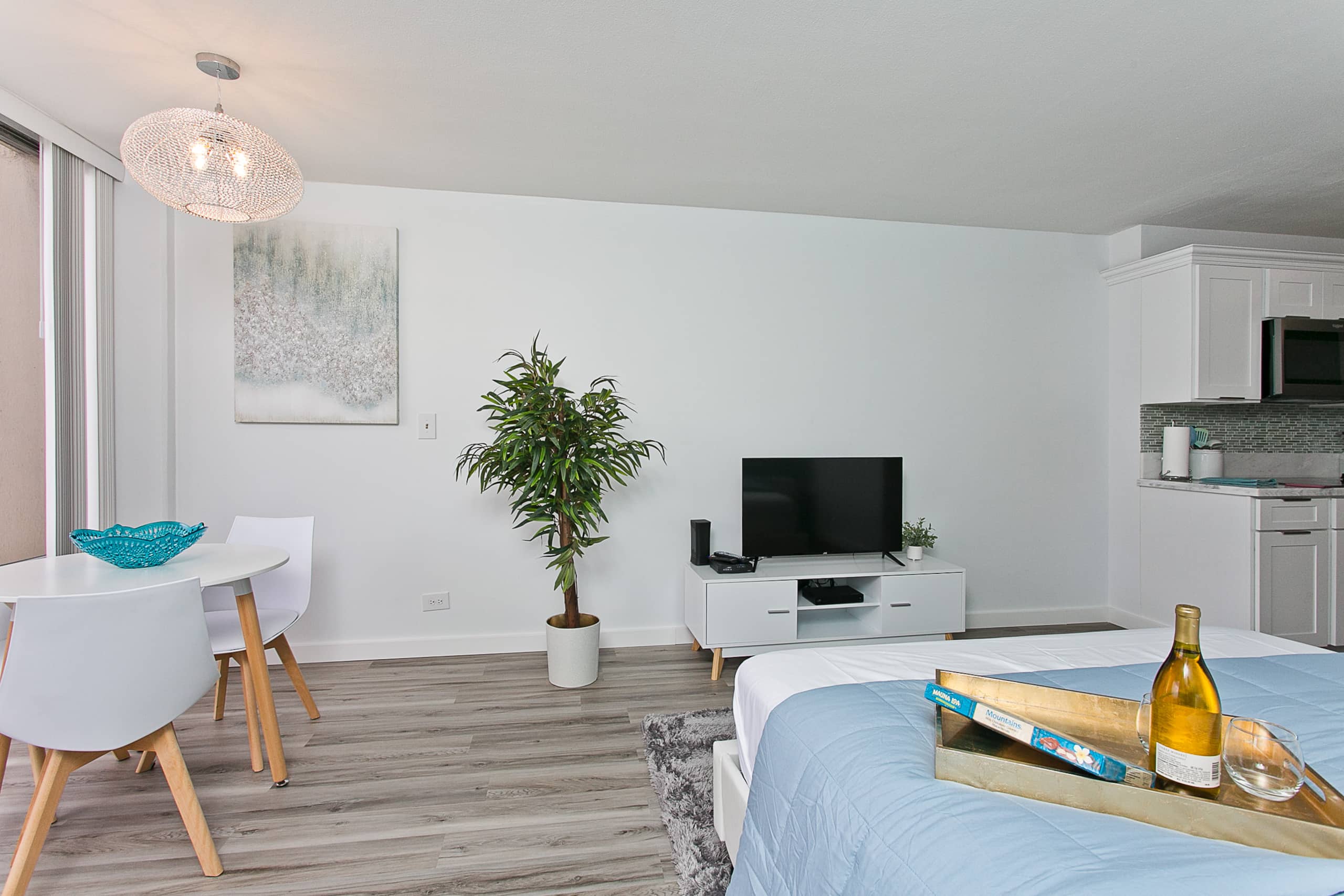 Waikiki Marina Condo - Image 13