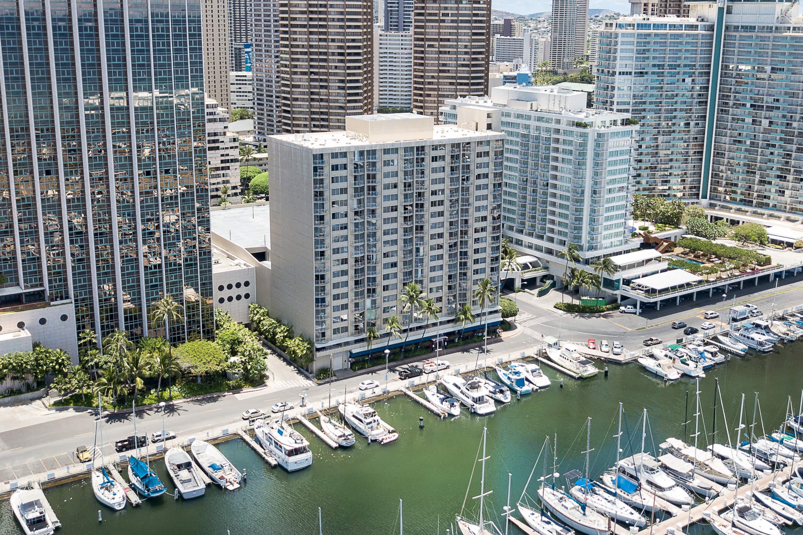 Waikiki Marina Condo - Image 18