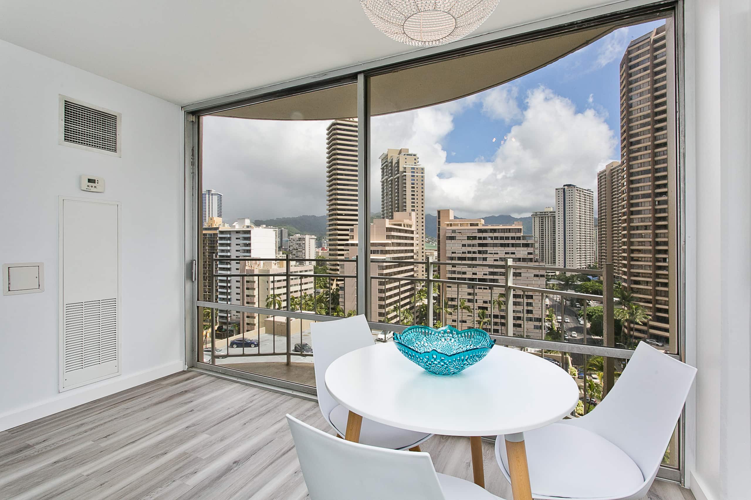 Waikiki Marina Condo - Image 8