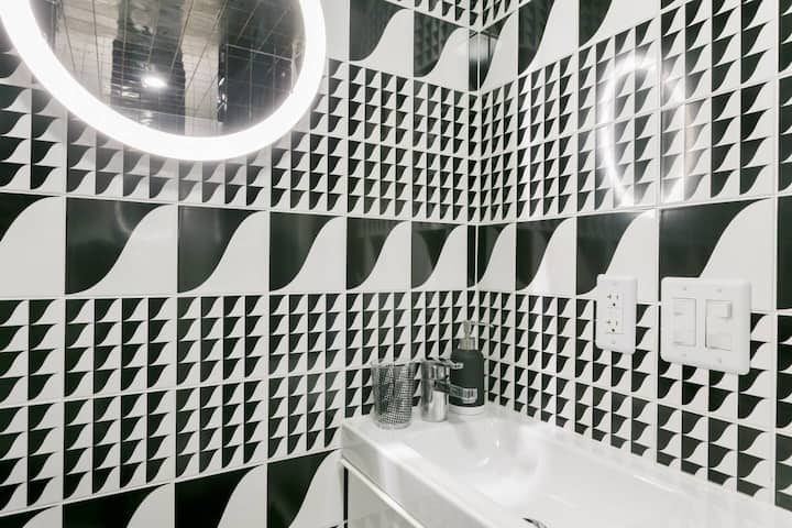 Private Pop-art Pad, Two-story, Two Balconies With Park View In Silver Lake - Los Ángeles, CA