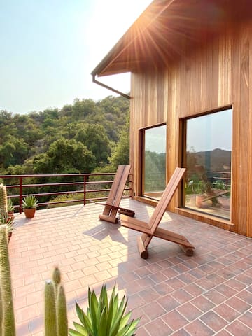 Modern tree house in the heart of Topanga canyon