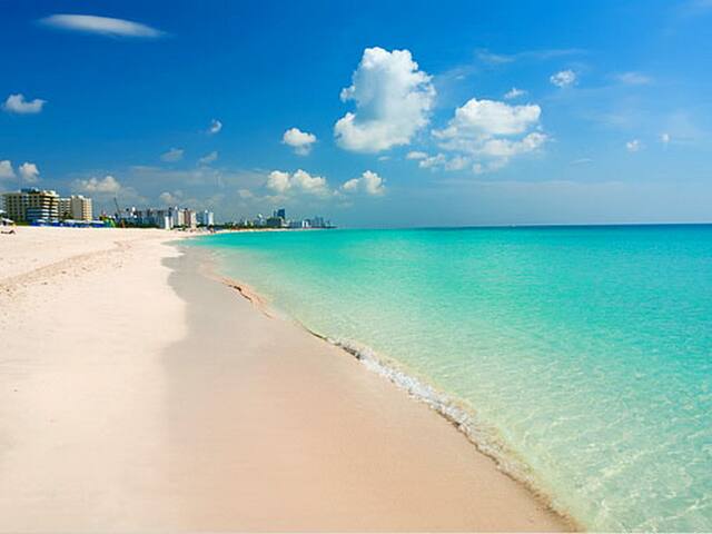 Luxurious waterfront mansion – large heated pool gallery image 2