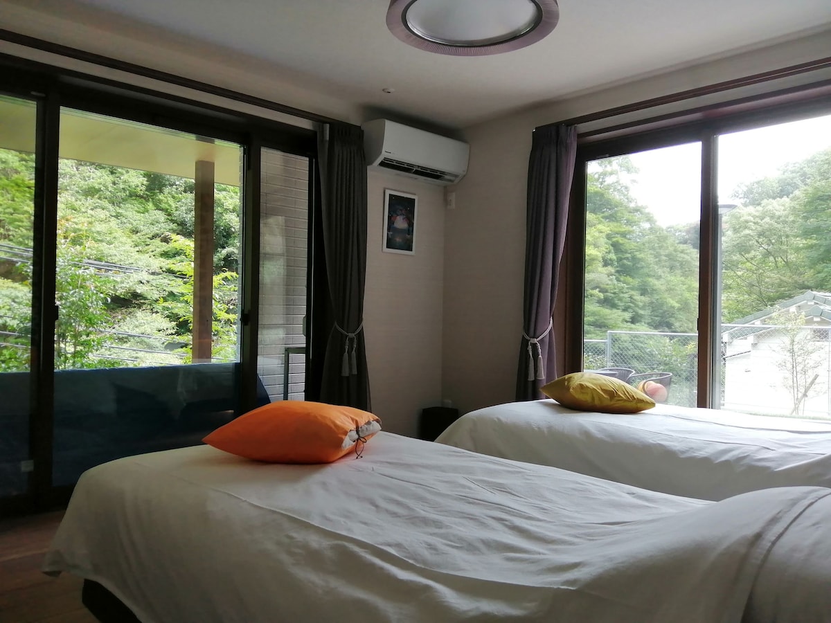 Salón západného štýlu 1
