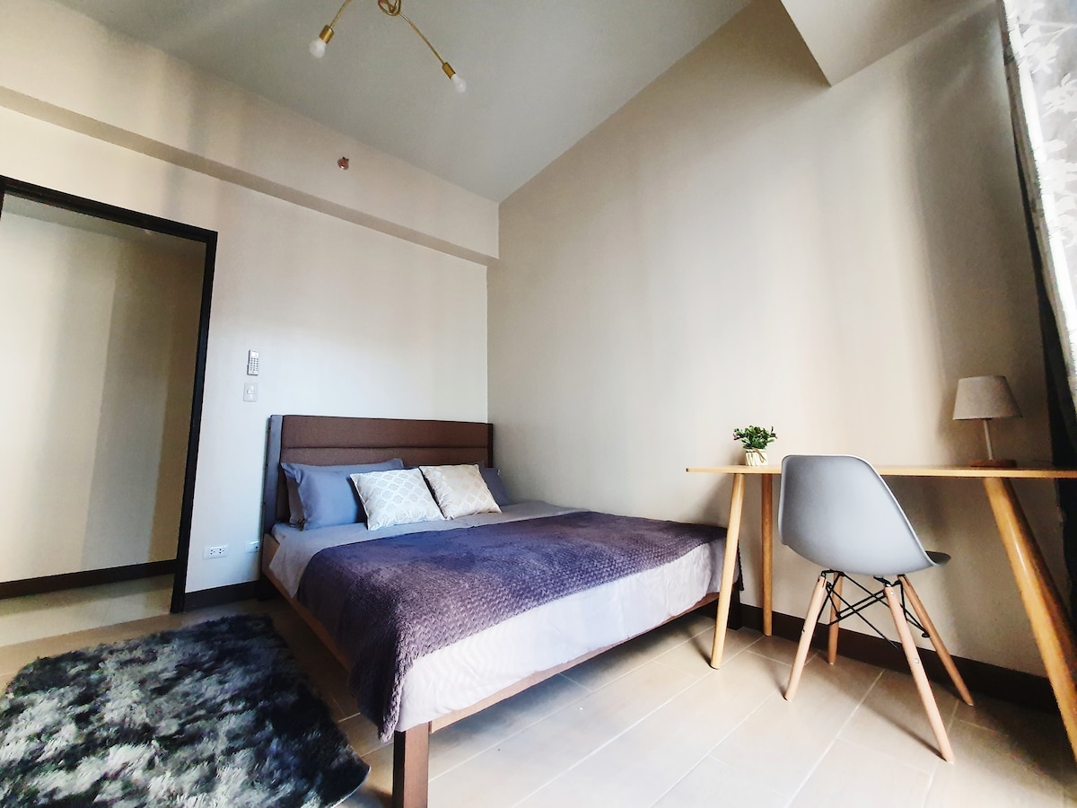 Брачен кревет (широк 150-179 см