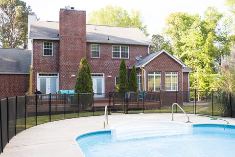 International Homes At Quail Run w/ Pool