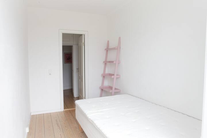 Малка спалня №1