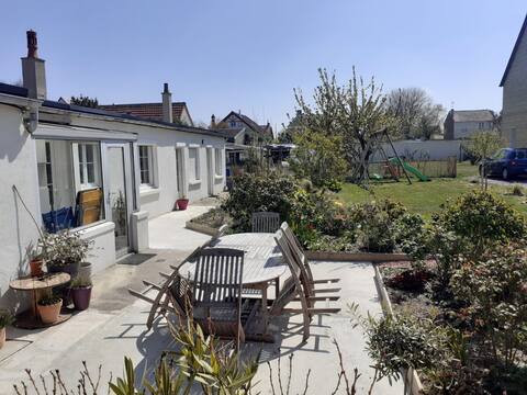 "Les Demoiselles" gite 300 m from the sea