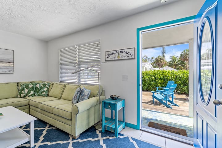 Jensen Beach Hideaway | Heated Pool & Outdoor Fun - Jensen Beach, FL