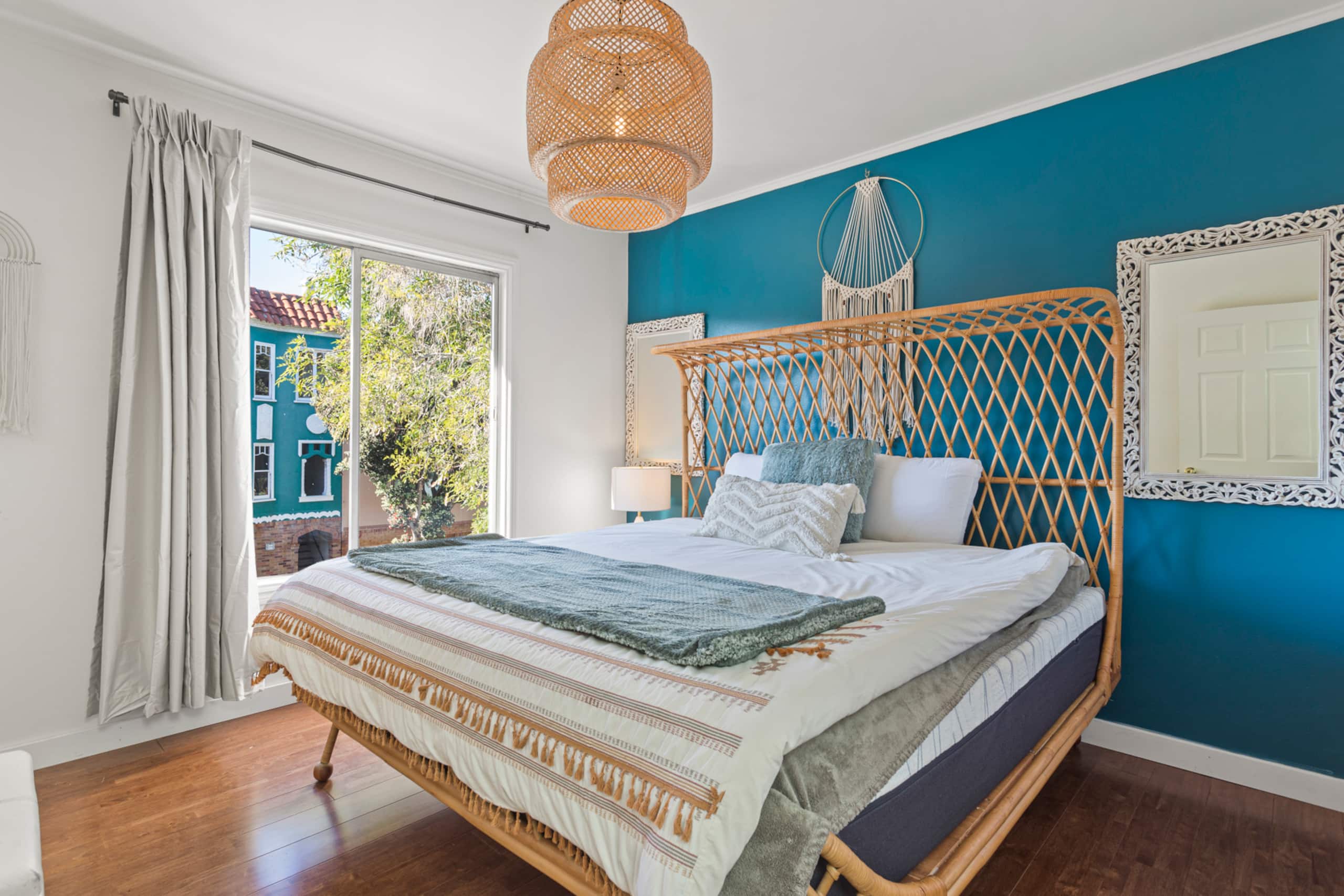 Home in San Francisco · ★4.88 · 2 bedrooms · 2 beds · 2 baths - Image 32