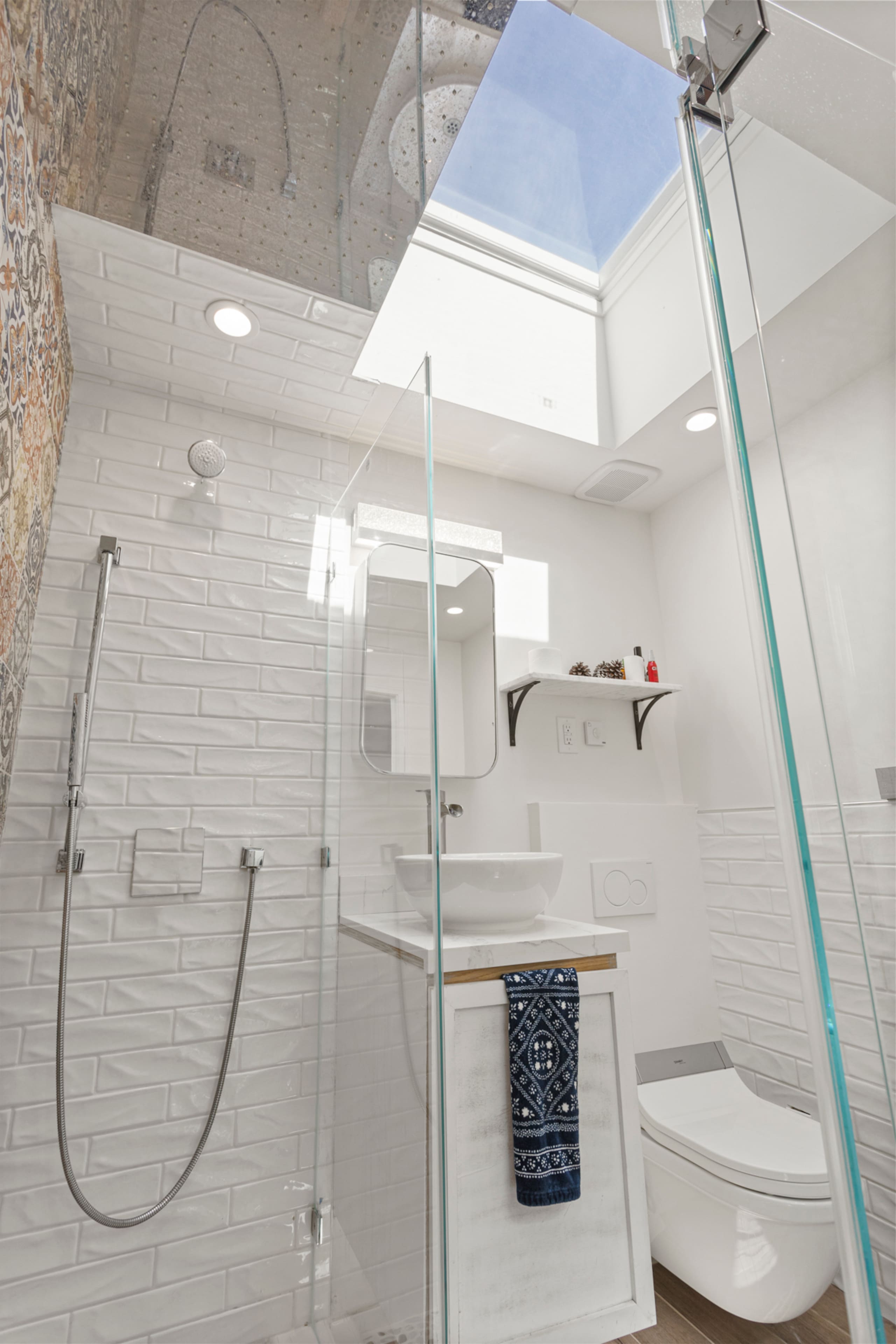 Home in San Francisco · ★4.88 · 2 bedrooms · 2 beds · 2 baths - Image 40