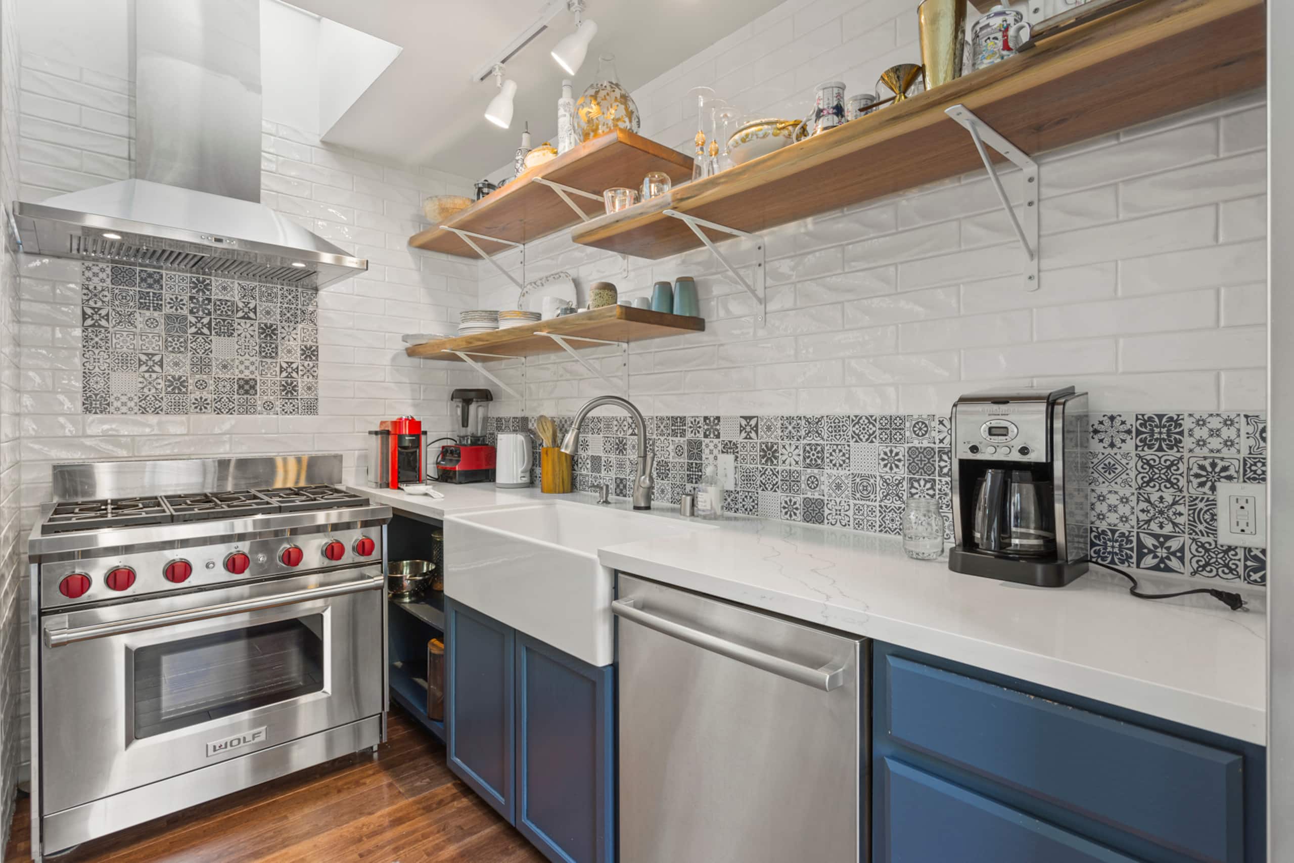 Home in San Francisco · ★4.88 · 2 bedrooms · 2 beds · 2 baths - Image 11