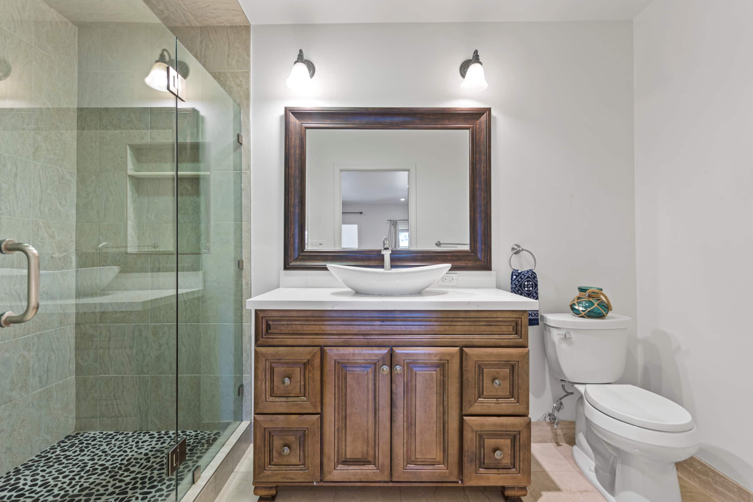 Home in San Francisco · ★4.88 · 2 bedrooms · 2 beds · 2 baths - Image 46