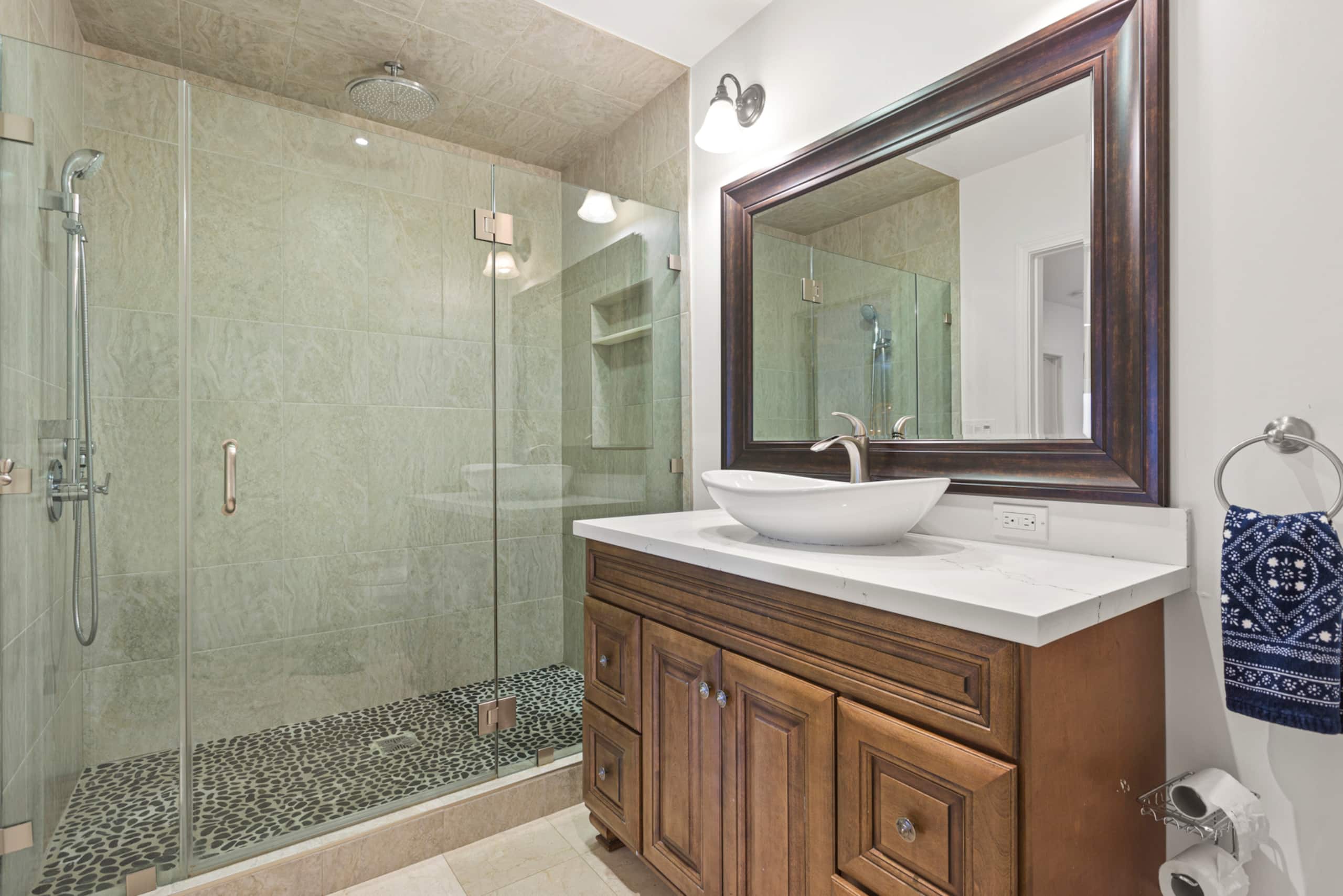 Home in San Francisco · ★4.88 · 2 bedrooms · 2 beds · 2 baths - Image 48