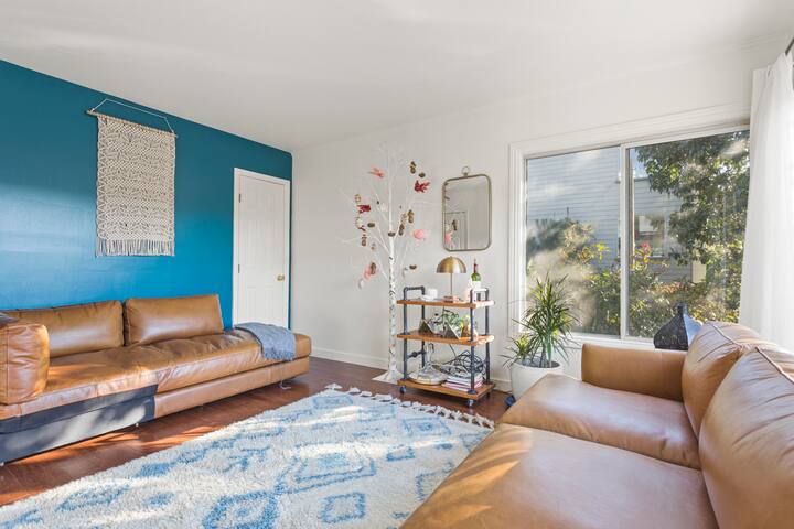 Rest and Recharge in a Stunning Designer’s Home. gallery image 4