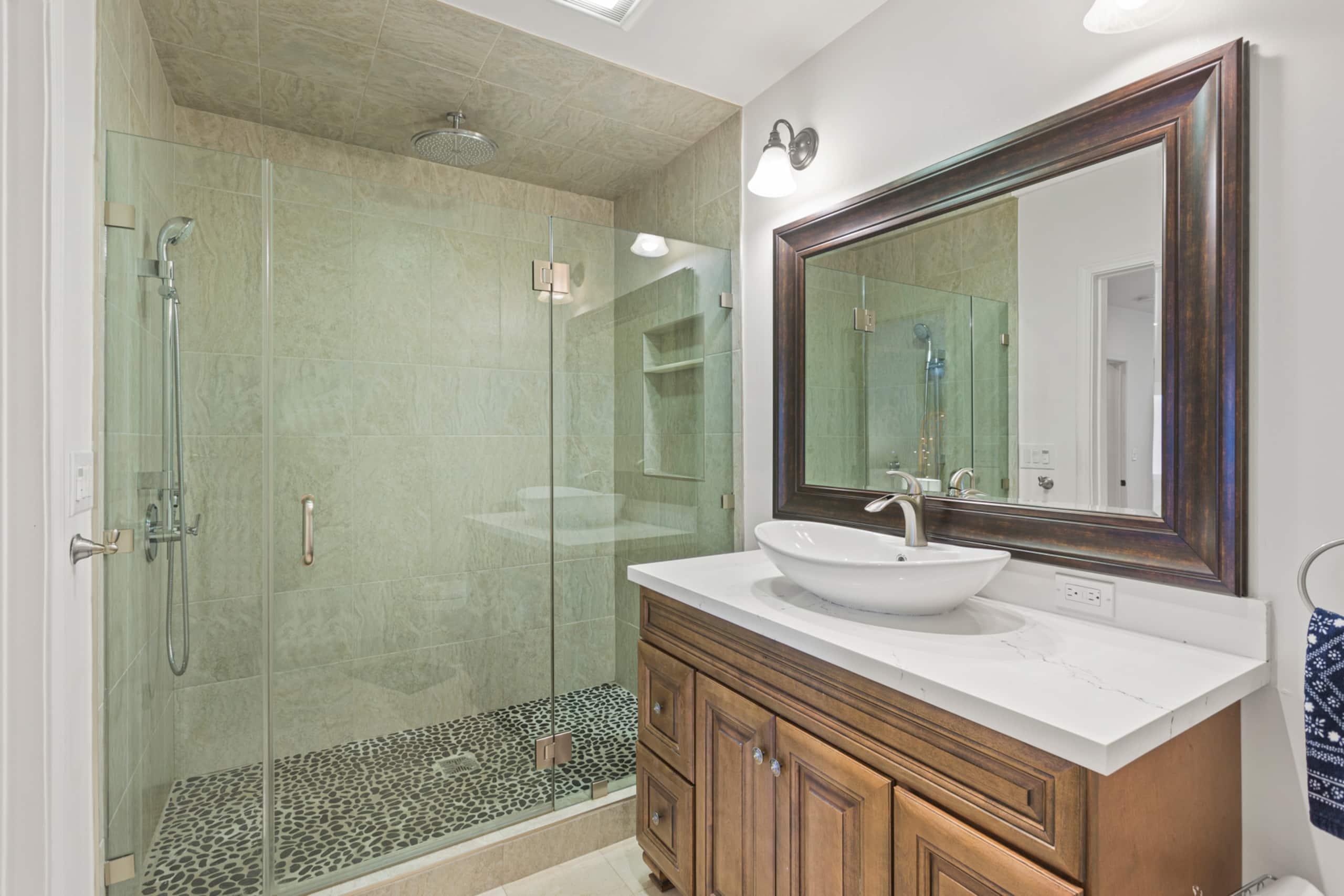 Home in San Francisco · ★4.88 · 2 bedrooms · 2 beds · 2 baths - Image 47