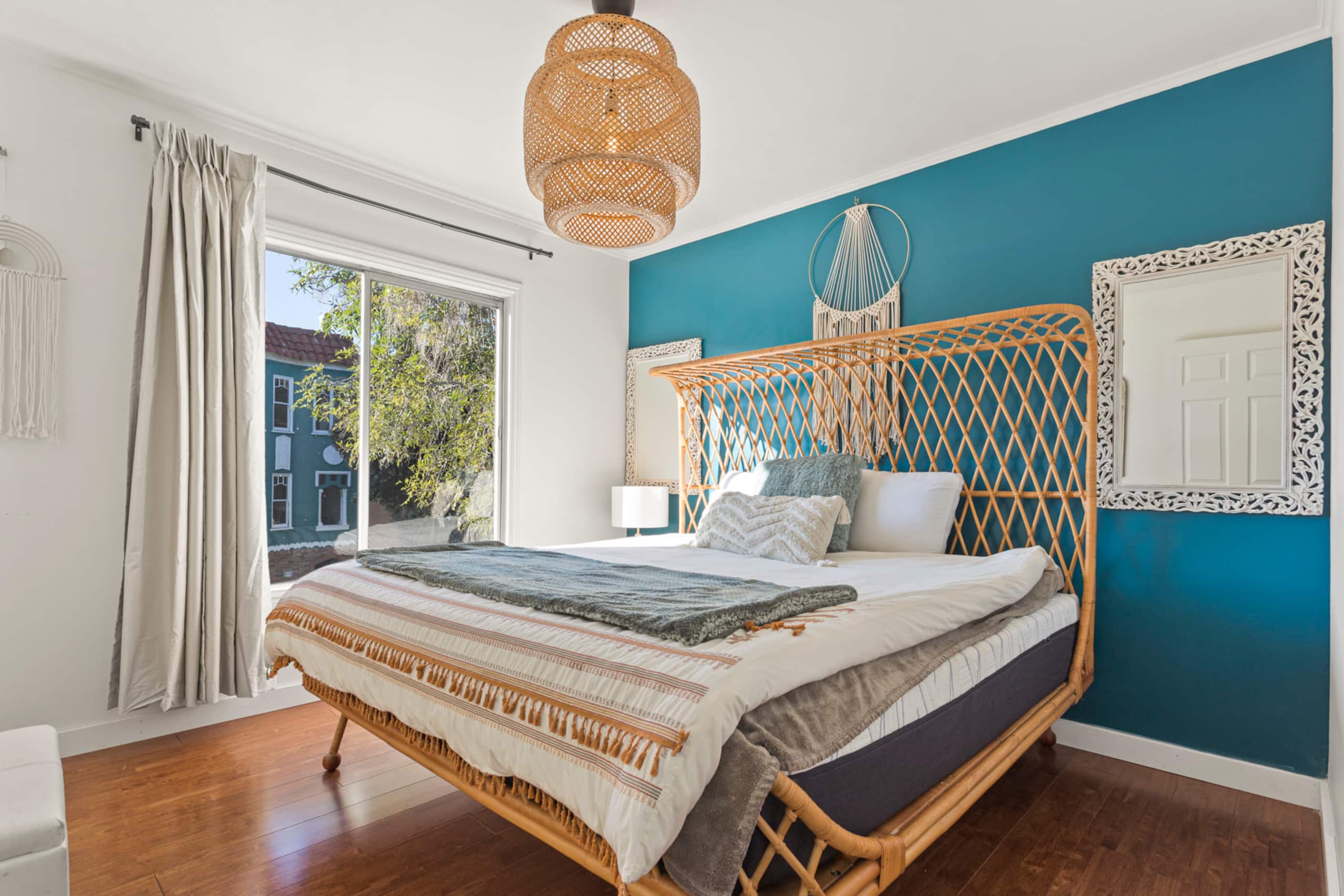 Home in San Francisco · ★4.88 · 2 bedrooms · 2 beds · 2 baths - Image 31