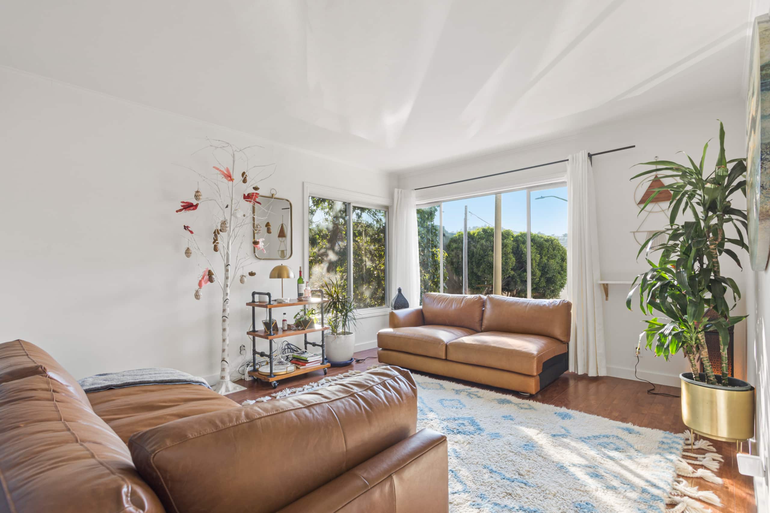 Home in San Francisco · ★4.88 · 2 bedrooms · 2 beds · 2 baths - Image 4