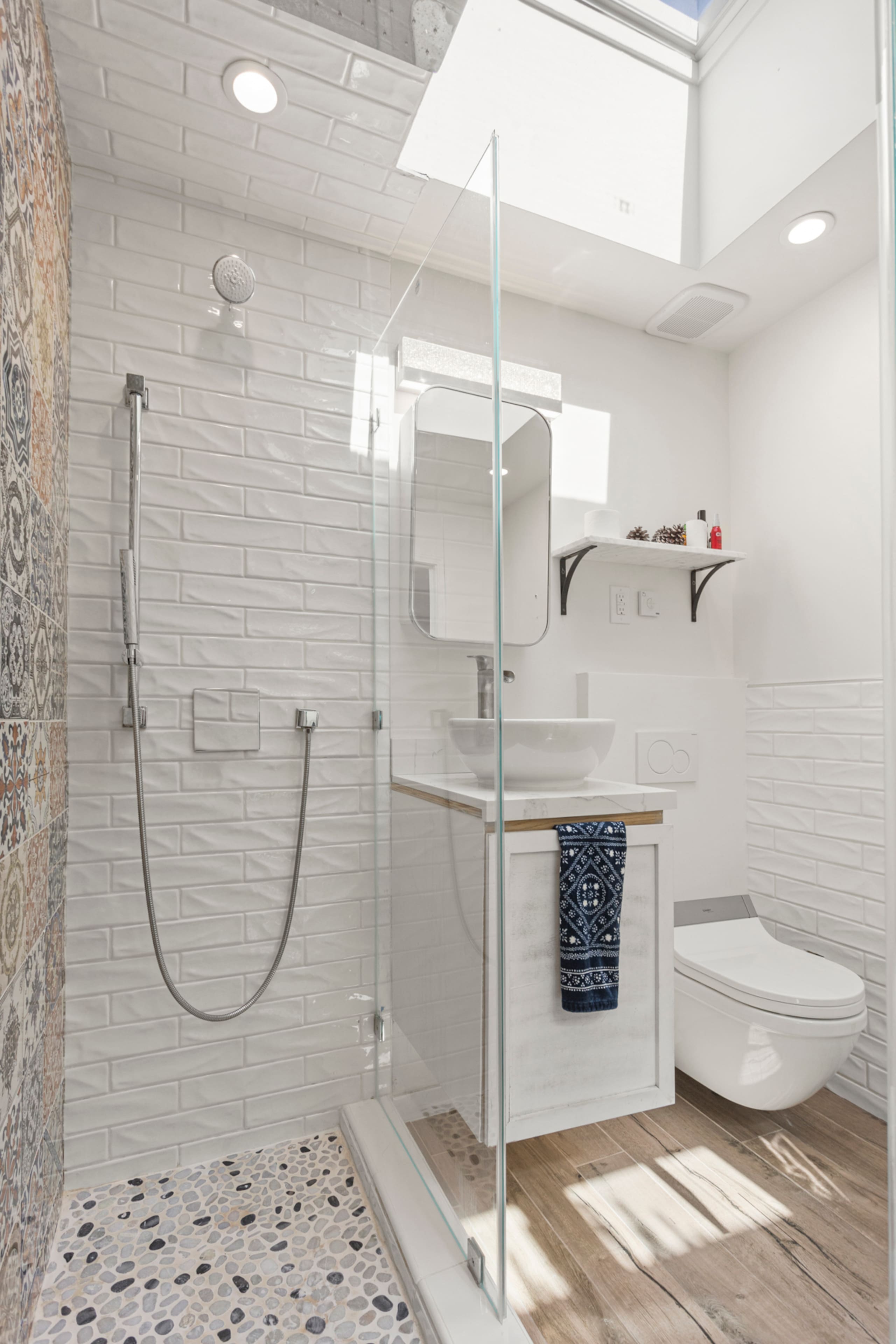 Home in San Francisco · ★4.88 · 2 bedrooms · 2 beds · 2 baths - Image 41