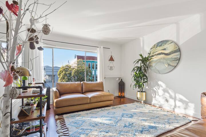 Rest and Recharge in a Stunning Designer’s Home. gallery image 2