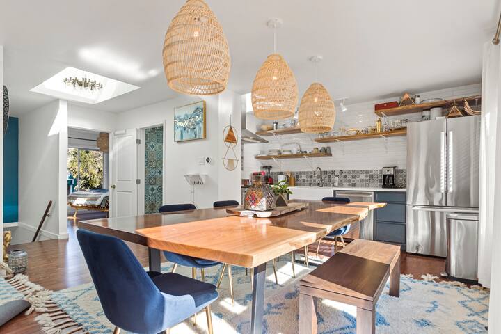 Rest and Recharge in a Stunning Designer’s Home. gallery image 3