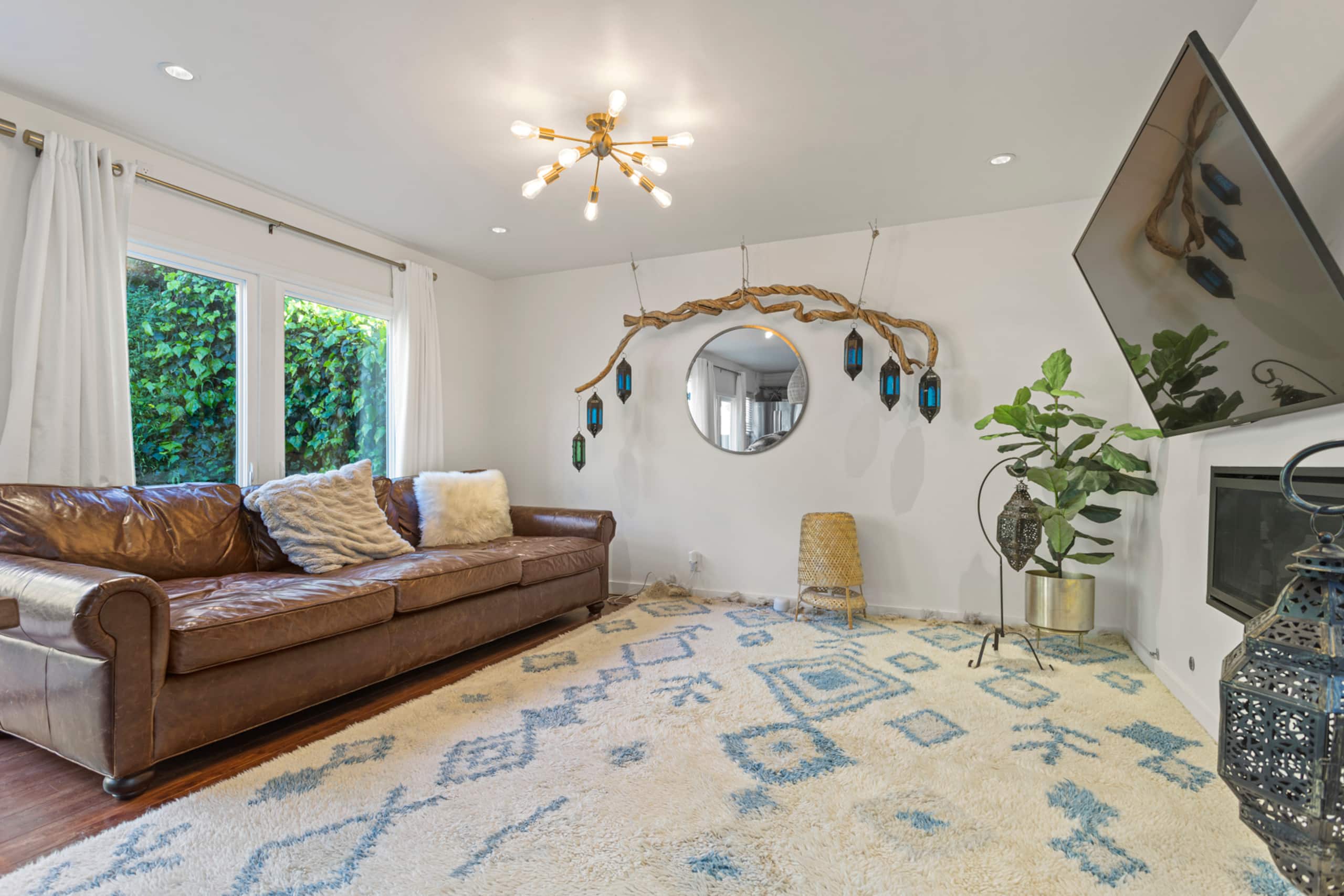 Home in San Francisco · ★4.88 · 2 bedrooms · 2 beds · 2 baths - Image 7