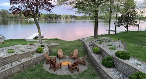 Lakefront Getaway on Lake Camelot