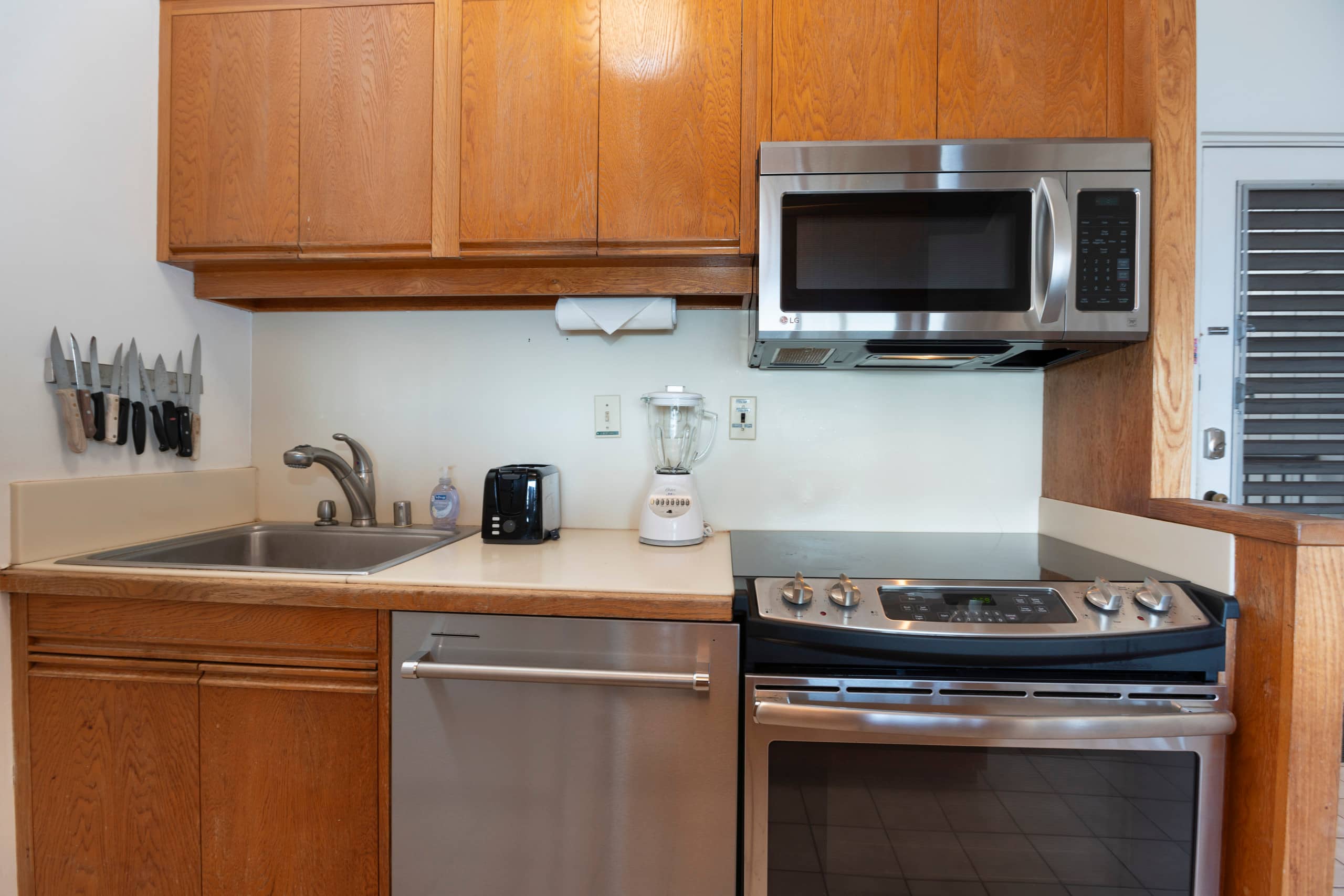 Condo in Lahaina · ★4.7 · 1 bedroom · 1 bed · 1 private bath - Image 6