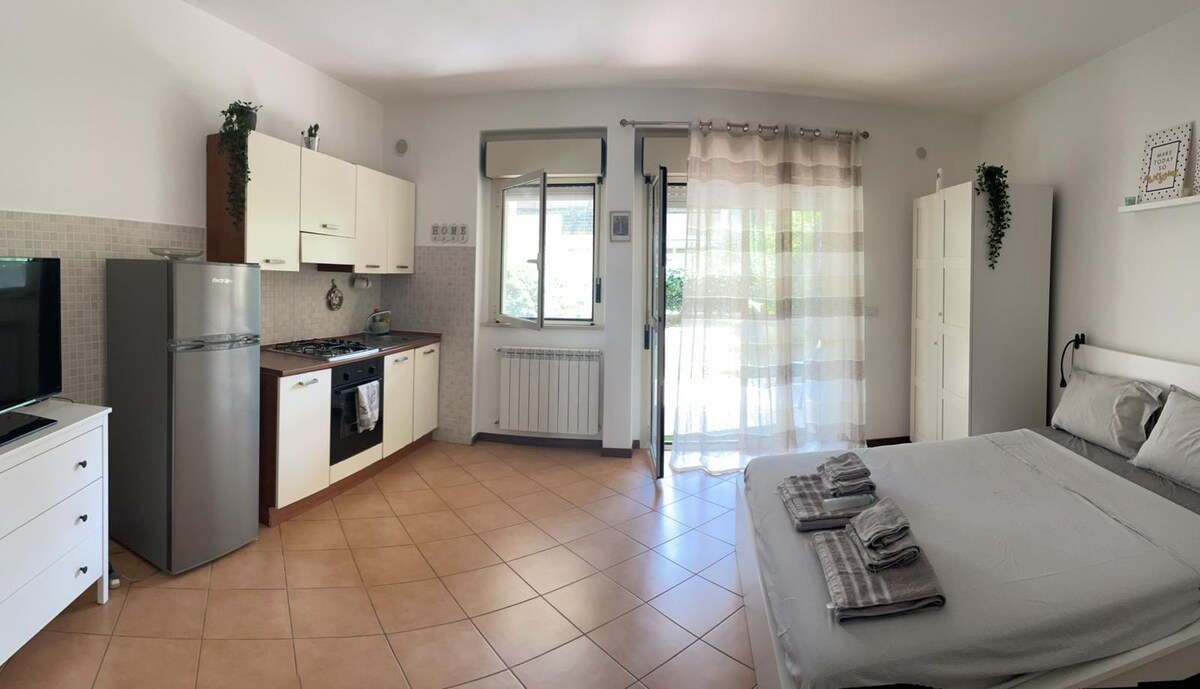 Top Airbnb: Apartment with garden a stone's throw from the sea a Latina