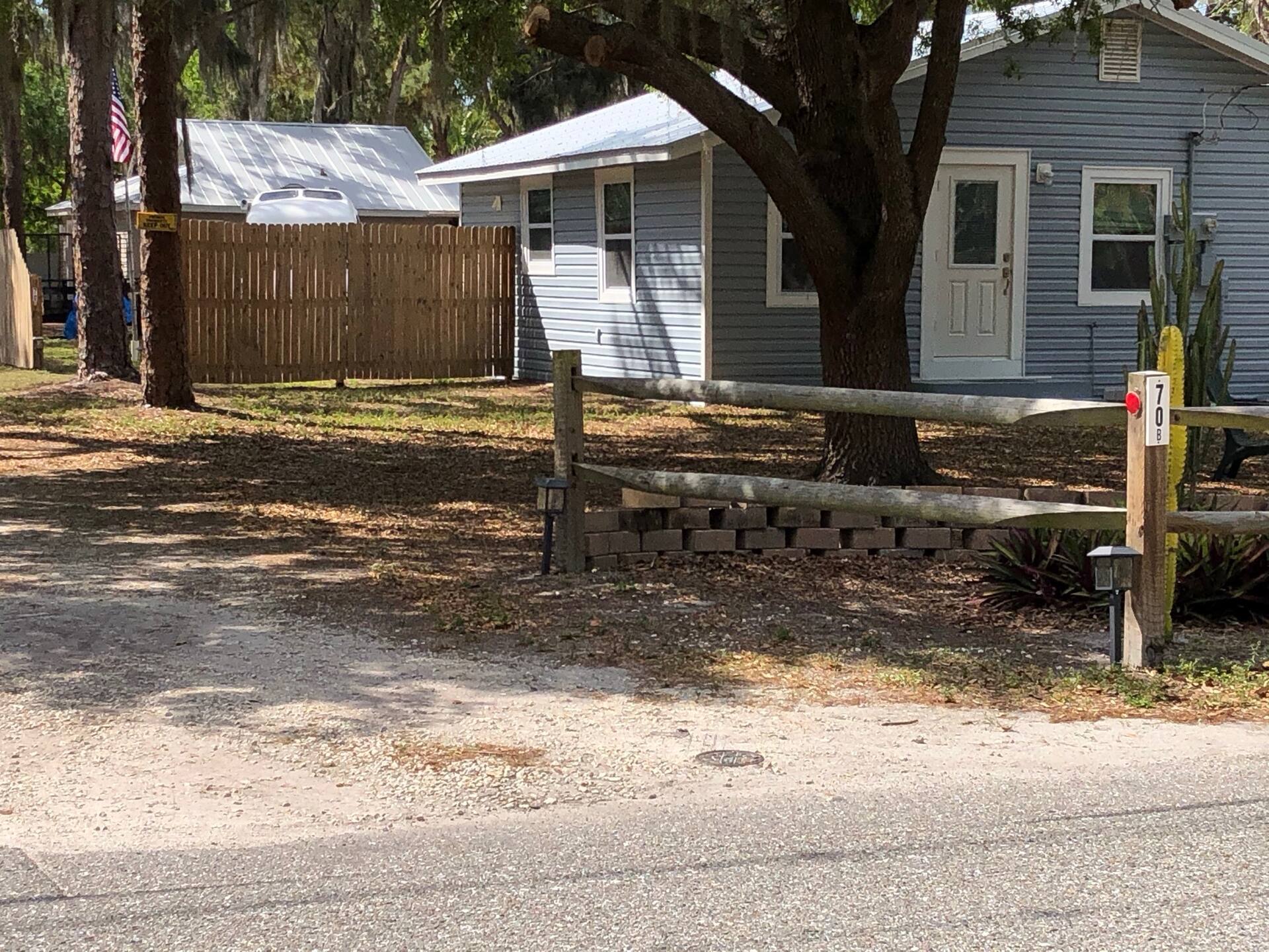 Old Floridian cottage in Historic Gulf Village — photo 2