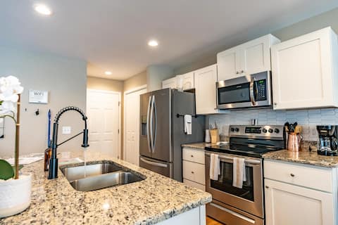 Retreat on Pine - Close to Golf & Horse Park